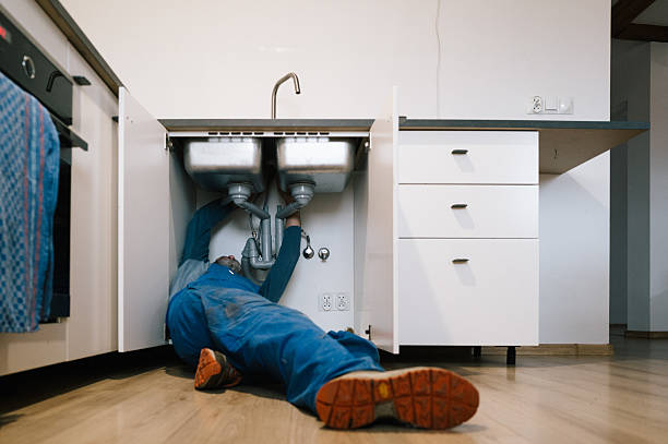 Professional Drain Cleaning technician working in Geronimo, TX